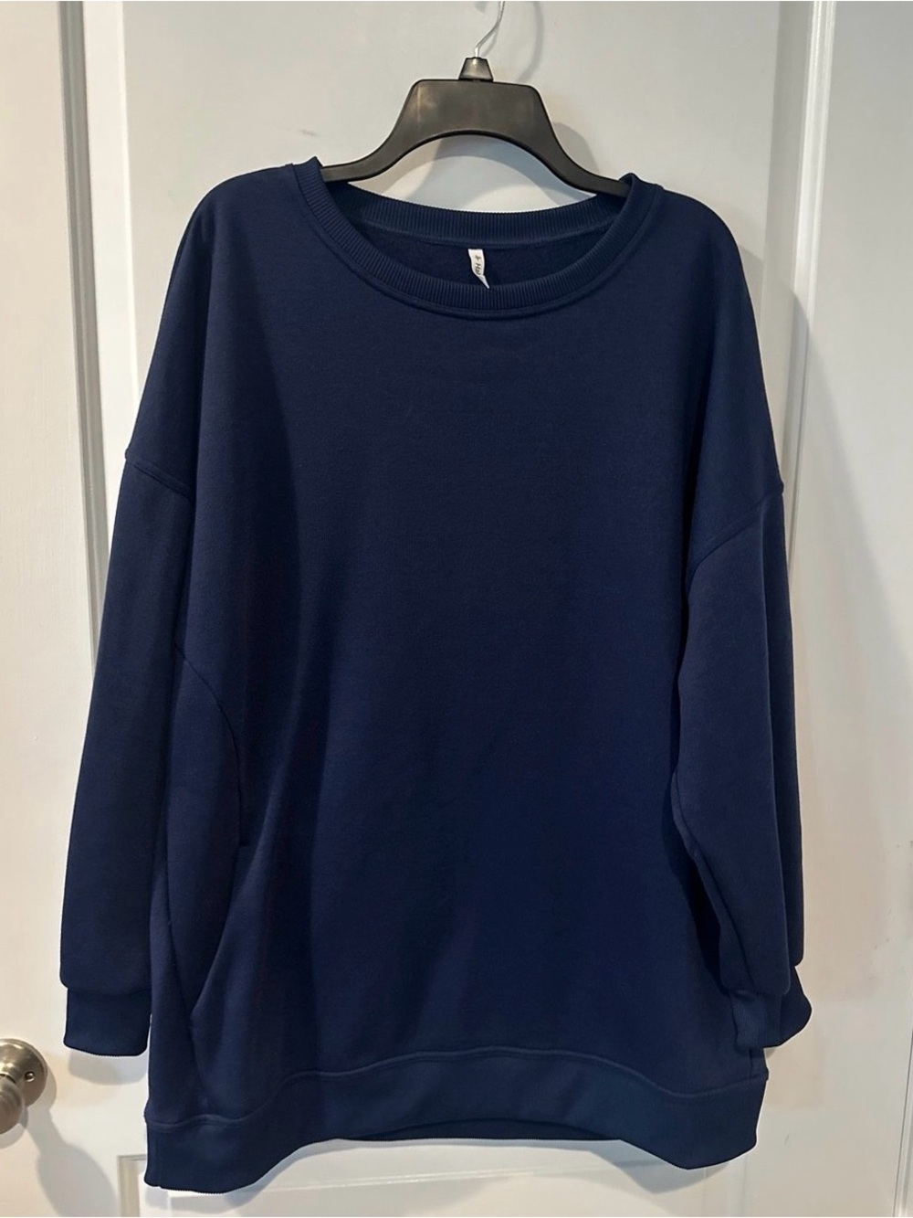 HALARA Navy Crewneck Pullover - Classic Deep Blue Sweatshirt
